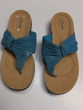 Clarks Lauriann Rae Flat Knot- Toe-Thong Sandals in Turquoise  Metallic- Size 7